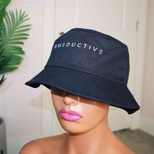 Sheductive Bucket hat bundle (2)